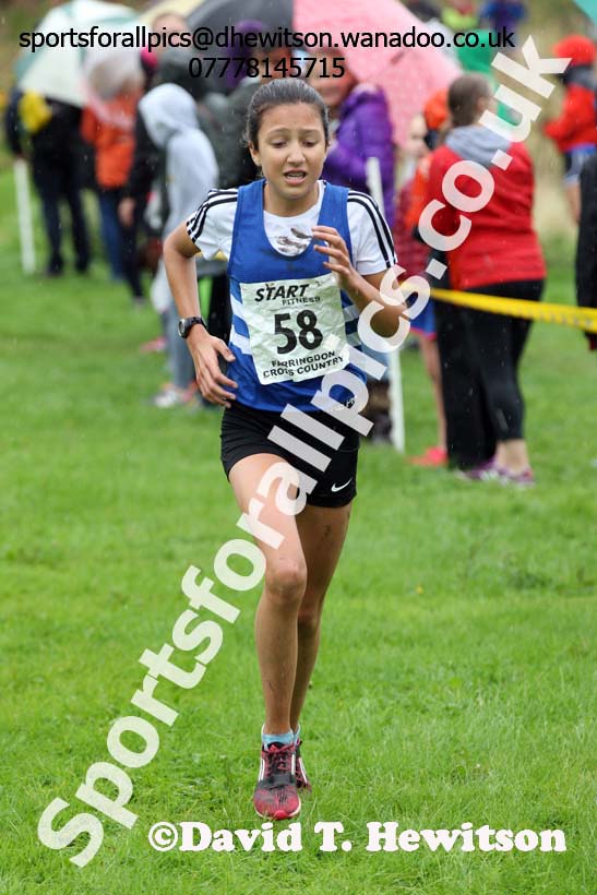 Girls under-15s, Sunderland Harriers Open Cross Counry, Farringdon Park, Sunderland. Photo: David T. Hewitson/Sports for All Pics